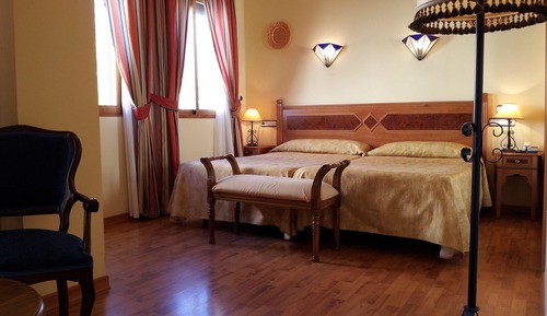 Chambre Double, 2 lits une place