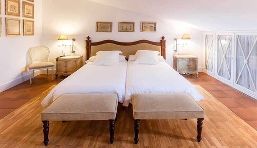 Chambre Double (Puertas)