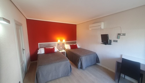 Chambre avec lits jumeaux, vue jardin