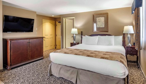 Chambre Standard, 1 très grand lit, non-fumeurs, baignoire à jets