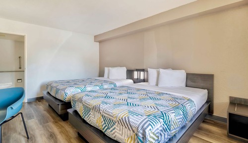 Chambre Deluxe, 2 lits doubles, accessible aux personnes à mobilité réduite, non-fumeurs