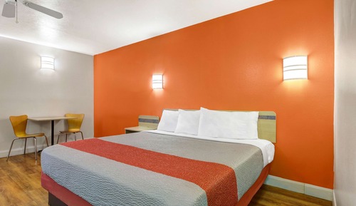 Chambre Standard, 1 très grand lit, accessible aux personnes à mobilité réduite, non-fumeurs