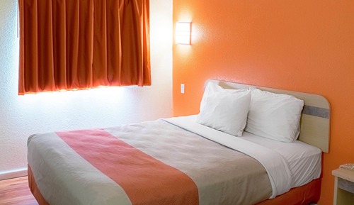 Chambre Standard, 1 grand lit, accessible aux personnes à mobilité réduite, non-fumeurs