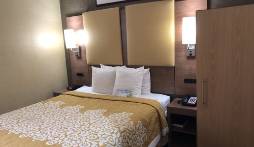 Chambre, 1 grand lit, non-fumeurs (Mobility/Hearing, Tub w/ Grab Bars)