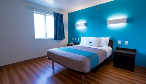 Chambre Standard, 1 grand lit, accessible aux personnes à mobilité réduite, non-fumeurs