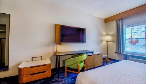 Chambre, 1 très grand lit, non-fumeurs