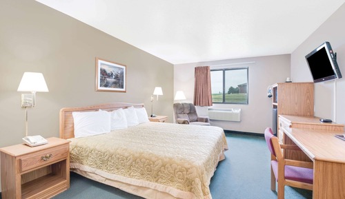 Chambre, 1 très grand lit, non-fumeurs