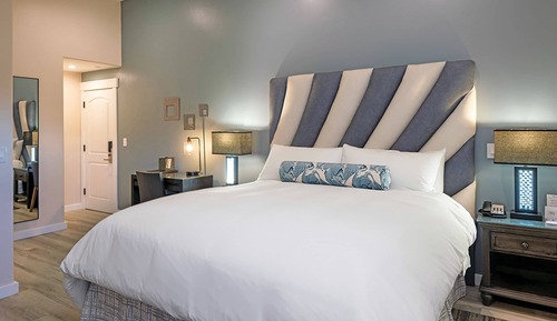Chambre Standard, 1 très grand lit, vue partielle sur l'océan (Naples Beach)