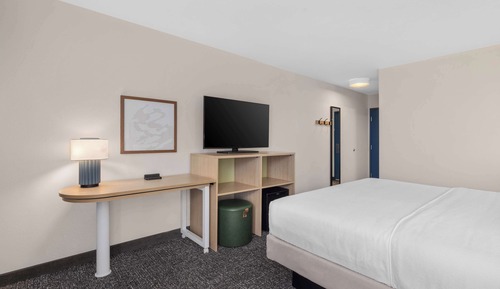 Chambre, 1 très grand lit, accessible aux personnes à mobilité réduite, baignoire (Mobility)