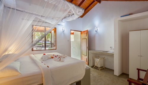 Chambre Double Confort, 1 lit double, vue piscine
