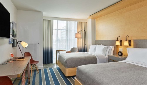 Chambre Premium, 2 grands lits, accessible aux personnes à mobilité réduite (Mobility & Hearing)