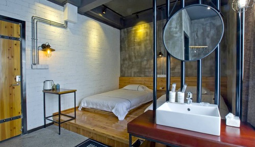 Chambre avec lits jumeaux, baignoire