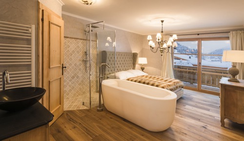 Chalet Deluxe, 5 chambres, accès piscine, vue montagne