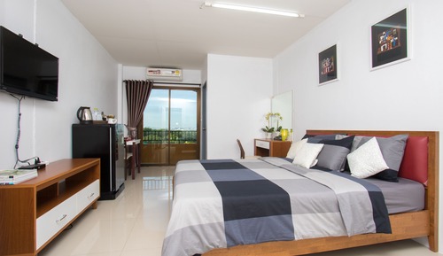 Standard Queen Bed