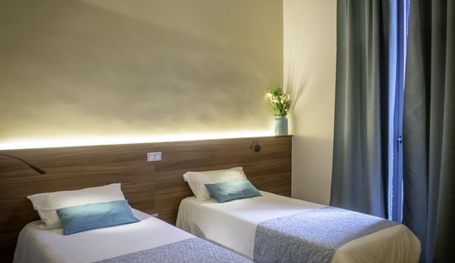 Chambre Familiale, salle de bains privée