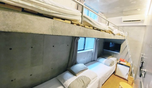 Chambre Quadruple (With 4 Beds)