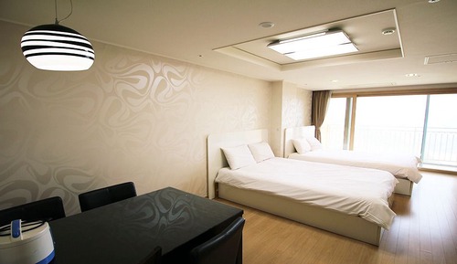 Chambre Familiale avec lits jumeaux