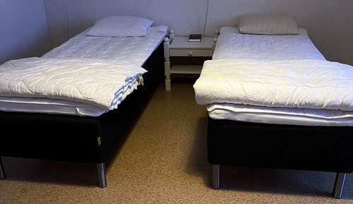 Chambre Triple, salle de bains commune (No pets allowed)