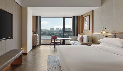 Chambre Deluxe, 1 très grand lit, vue lac