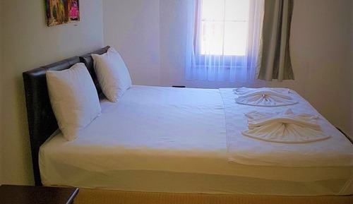 Chambre Familiale avec lits jumeaux, 2 chambres, non-fumeurs, vue piscine