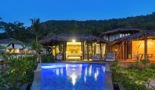 Villa, piscine privée, en front de plage