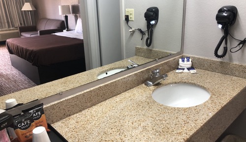 Chambre, 1 très grand lit, accessible aux personnes à mobilité réduite, non-fumeurs