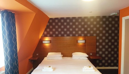 Chambre Supérieure Double ou avec lits jumeaux