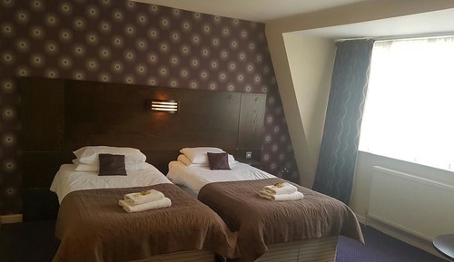 Chambre avec lits jumeaux