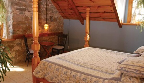 Suite Royale, 1 très grand lit, baignoire à jets
