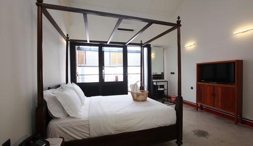 Chambre Double « Premier », 1 très grand lit, balcon, vue jardin