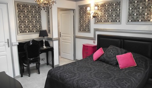 Chambre Double Confort, vue piscine (1 person)