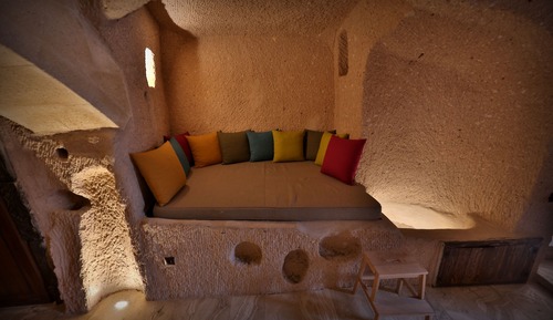 Honeymoon King Suite