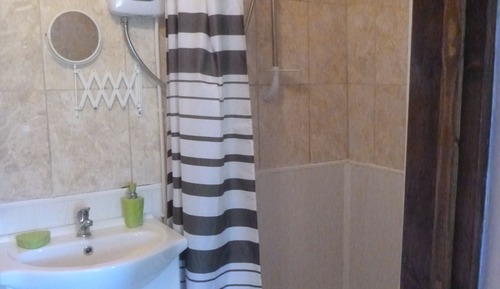 Chambre Double, salle de bains privée