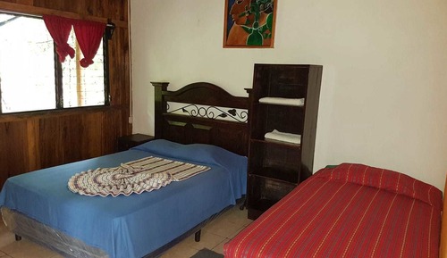 Chambre Triple Standard, salle de bains privée (1 Double and 1 Single Bed )