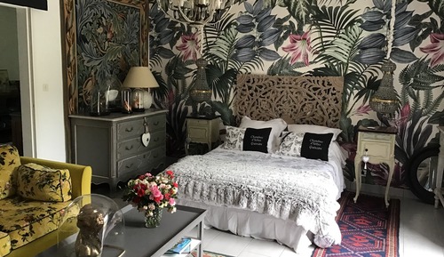 Chambre Double, salle de bains attenante (Aux Papillons)