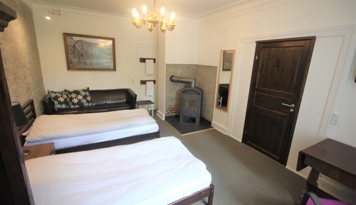 Chambre Double Standard, 2 lits une place, salle de bains commune, vue jardin