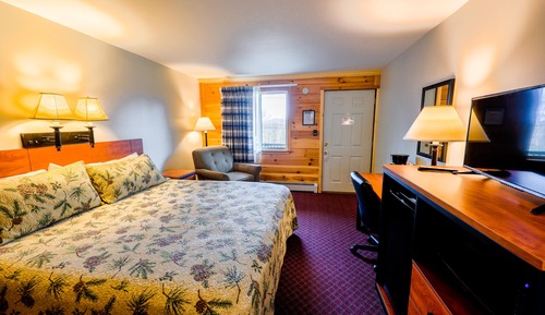 Chambre Deluxe, 1 très grand lit, vue partielle sur le lac