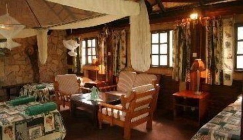 Tree House Familiale, baignoire, vue piscine