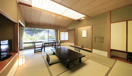 Chambre Tradition, salle de bains commune (Japanese Style)