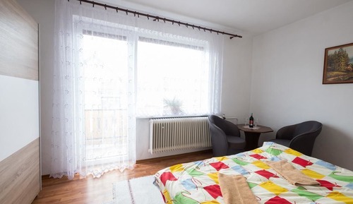 Chambre Double, salle de bains commune, vue montagne