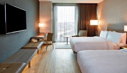 Chambre, 2 lits doubles, vue fleuve (Hearing Accessible)
