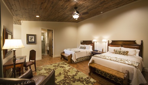 Chambre Double Deluxe, 2 grands lits, salle de bains privée, vue fleuve