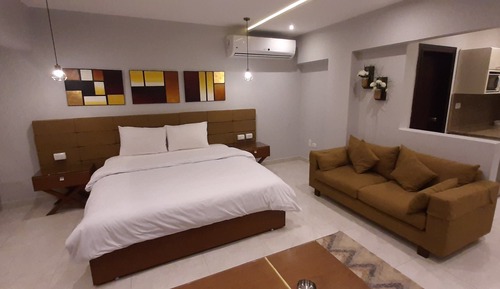 Studio Luxe