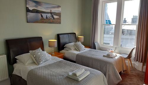 Chambre avec lits jumeaux