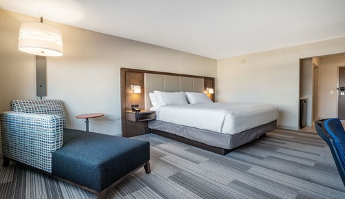 Suite, 1 très grand lit et 1 canapé-lit