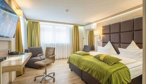 Chambre Standard, 2 lits une place (with Two Single SofaBeds)
