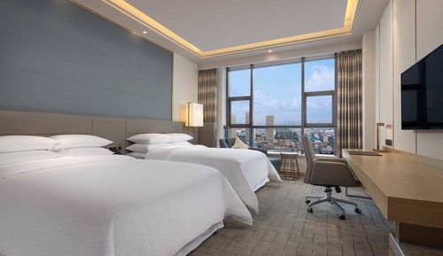 Chambre, 2 lits doubles, vue ville