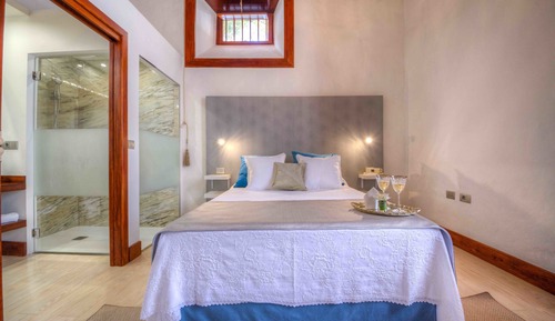 Chambre Double (Blue)