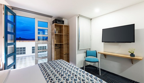 Chambre Supérieure, 1 grand lit, vue ville
