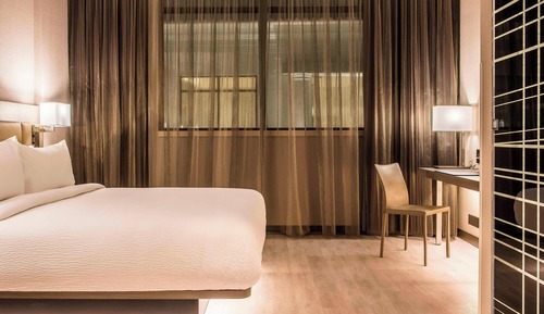 Chambre Deluxe, 1 très grand lit, balcon